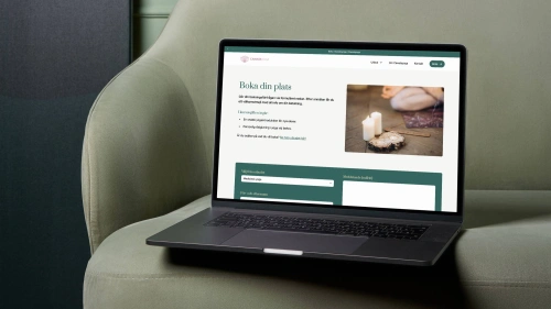 Bild på en dator som visar cawatayoga.se som Balowie varit med och designat och utvecklat.